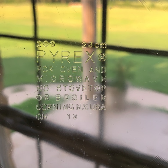 PYREX pie pan cranberry vintage - Picture 7 of 8